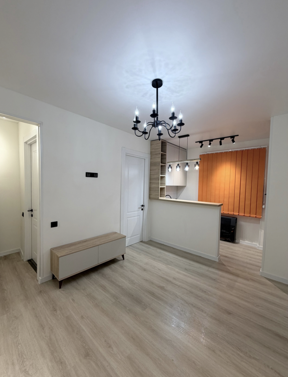 იყიდება 2 ოთახიანი ბინა დიღმის მასივში